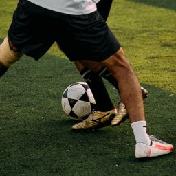 how do sports clubs promote players online